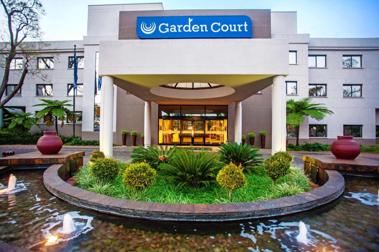 Отель Garden Court Hatfield Претория Экстерьер фото